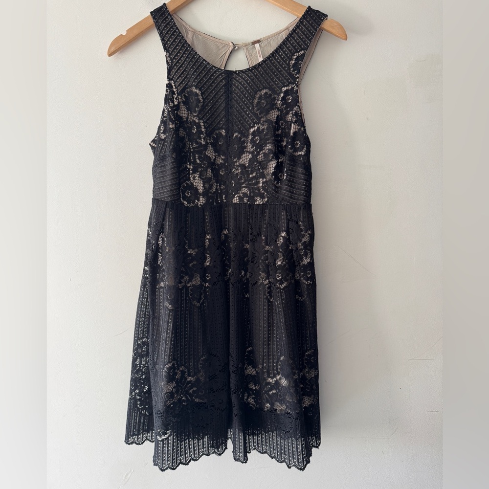 Free People Rocco Black Lace Cutout Dress Fit & Flare Open Back Pleated‎ Lace - Picture 2 of 7